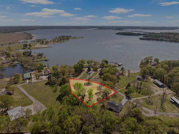 0.94 Acres of Residential Land for Sale in Mount Pleasant, Texas