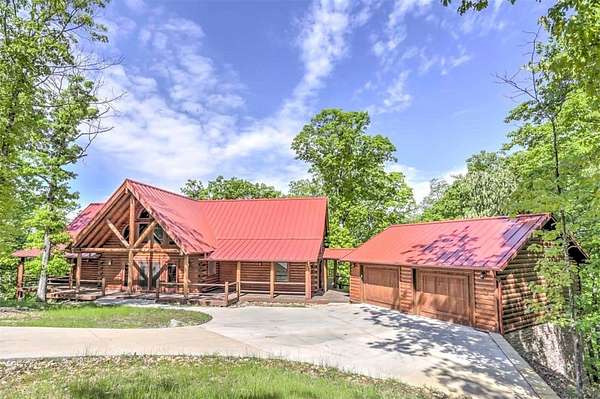 7.88 Acres of Land with Home for Sale in Eureka Springs, Arkansas