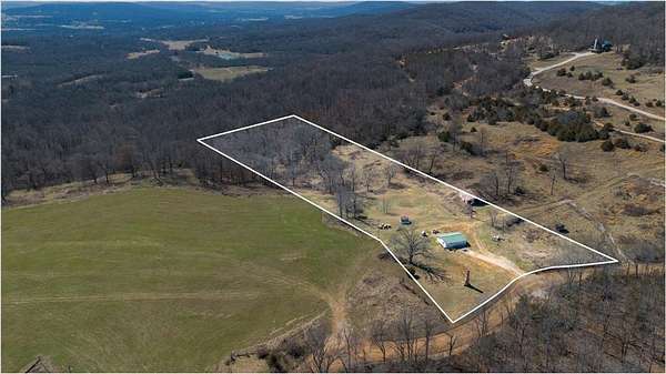 4.3 Acres of Land with Home for Sale in Fayetteville, Arkansas