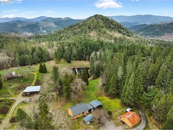 160 Acres of Recreational Land with Home for Sale in Glendale, Oregon