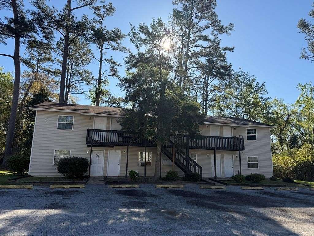 1.79 Acres of Land with Home for Sale in Valdosta, Georgia