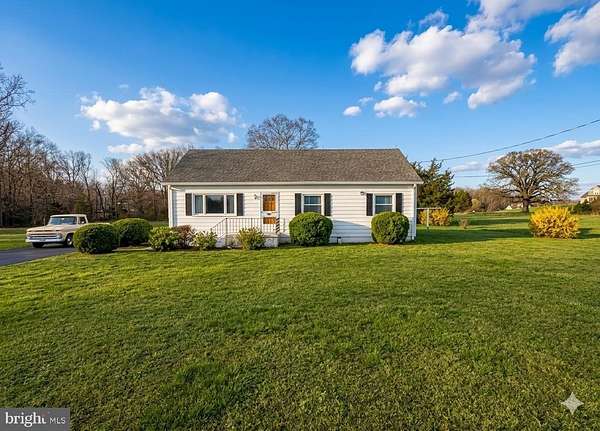 6.7 Acres of Land with Home for Sale in Mechanicsville, Maryland