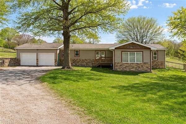 6.7 Acres of Land with Home for Sale in Easton, Kansas