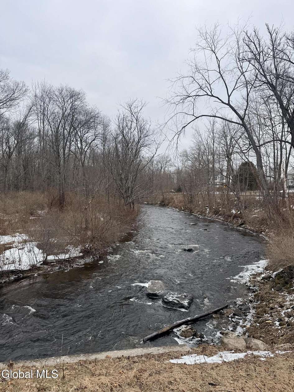 89 Acres of Recreational & Residential Land for Sale in Broadalbin, New York