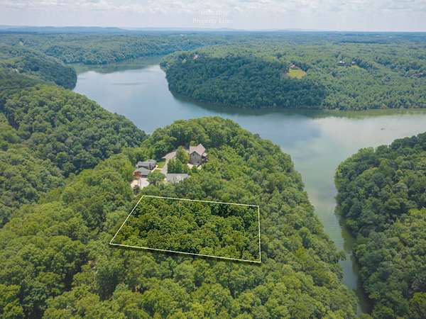 2 Acres of Residential Land for Sale in Sparta, Tennessee