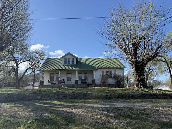 5 Acres of Land with Home for Auction in Bethpage, Tennessee