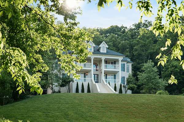 20.7 Acres of Recreational Land with Home for Sale in Franklin, Tennessee