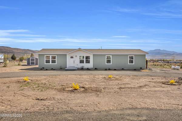 1.54 Acres of Land with Home for Sale in Stagecoach, Nevada