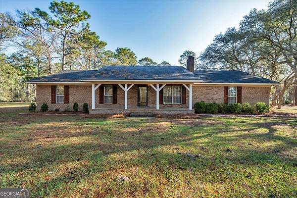 9.65 Acres of Land with Home for Sale in Blackshear, Georgia