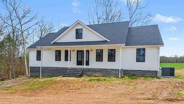 4.15 Acres of Land with Home for Sale in Paris, Tennessee