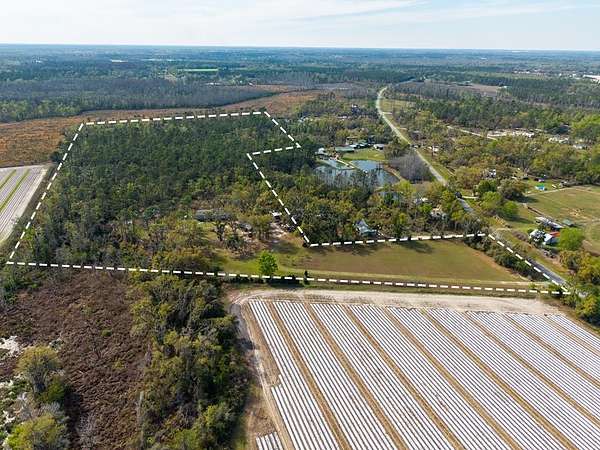 25.3 Acres of Land with Home for Sale in Valdosta, Georgia