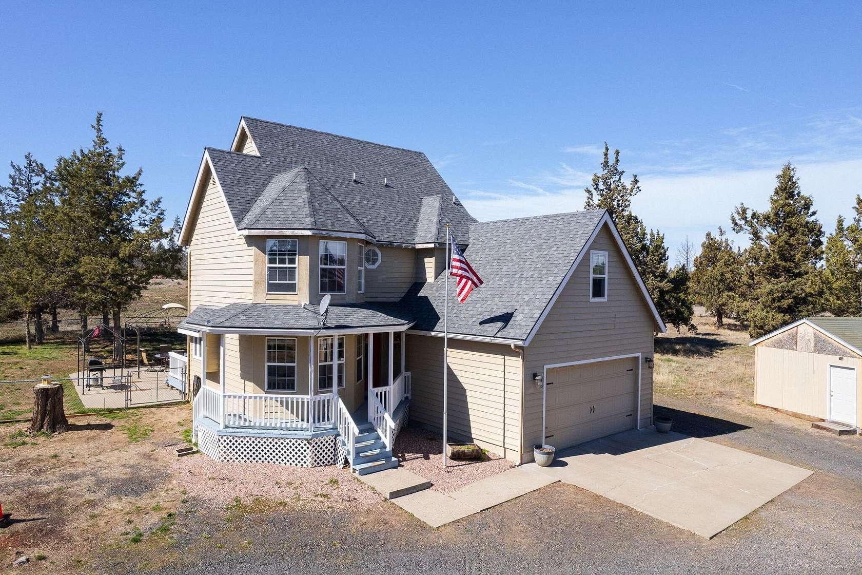 4 Acres of Land with Home for Sale in Prineville, Oregon