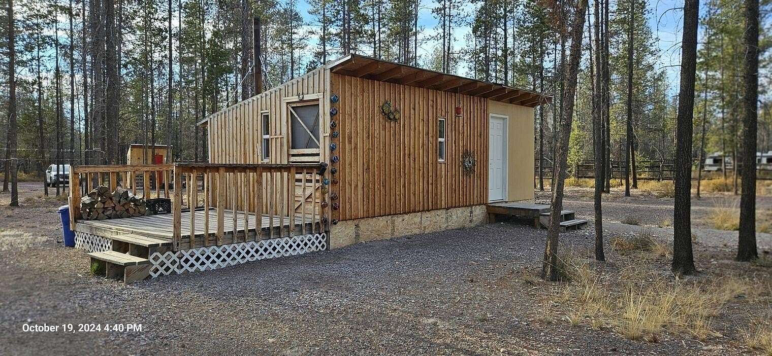 0.93 Acres of Land with Home for Sale in Chiloquin, Oregon