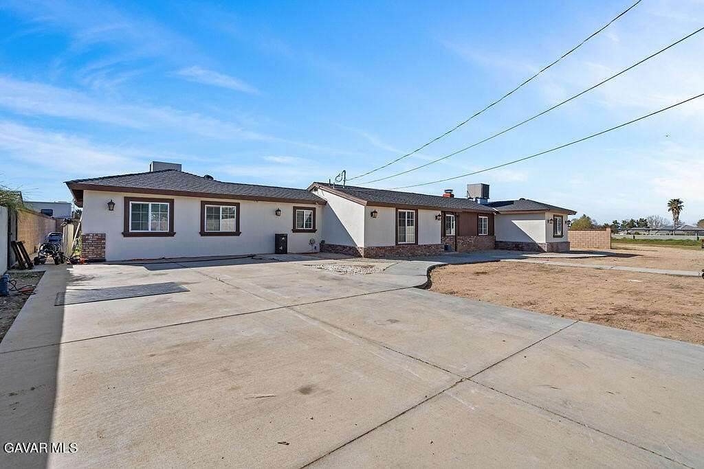 2.6 Acres of Land with Home for Sale in Palmdale, California