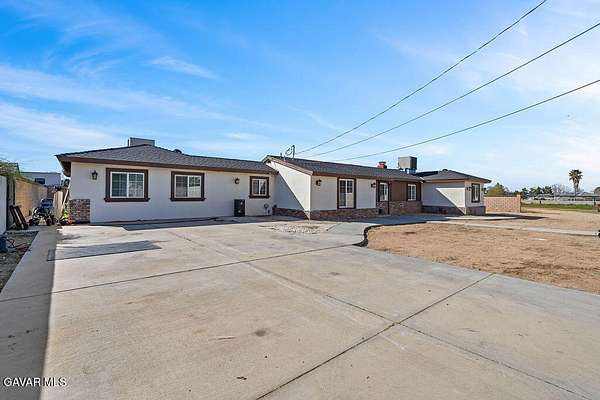 2.6 Acres of Land with Home for Sale in Palmdale, California
