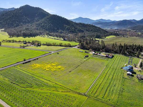 10.5 Acres of Land with Home for Sale in Applegate, Oregon