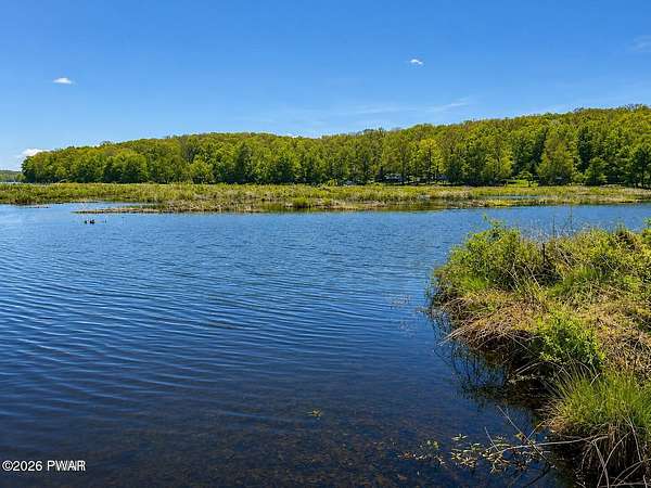 1 Acre of Residential Land for Sale in Hawley, Pennsylvania