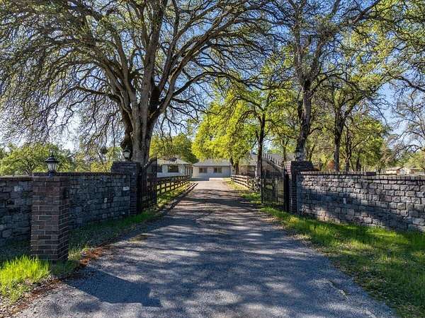 3.1 Acres of Land with Home for Sale in Cottonwood, California