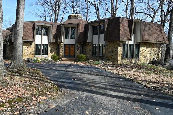 15.7 Acres of Land with Home for Sale in Avon, Indiana
