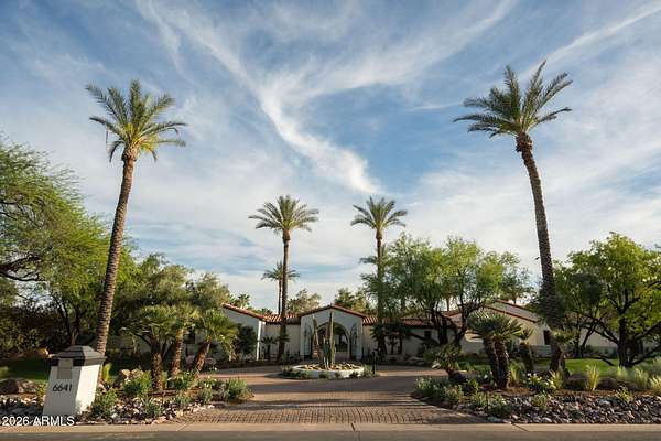 1.52 Acres of Land with Home for Sale in Paradise Valley, Arizona