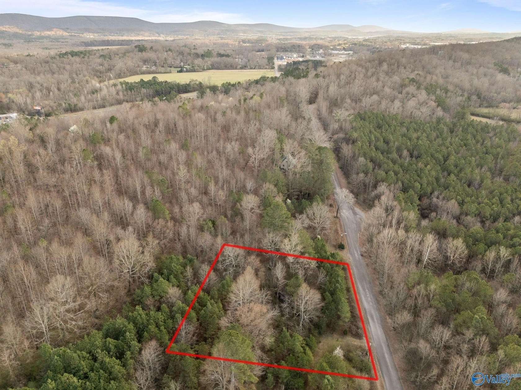 1 Acre of Residential Land for Sale in Scottsboro, Alabama