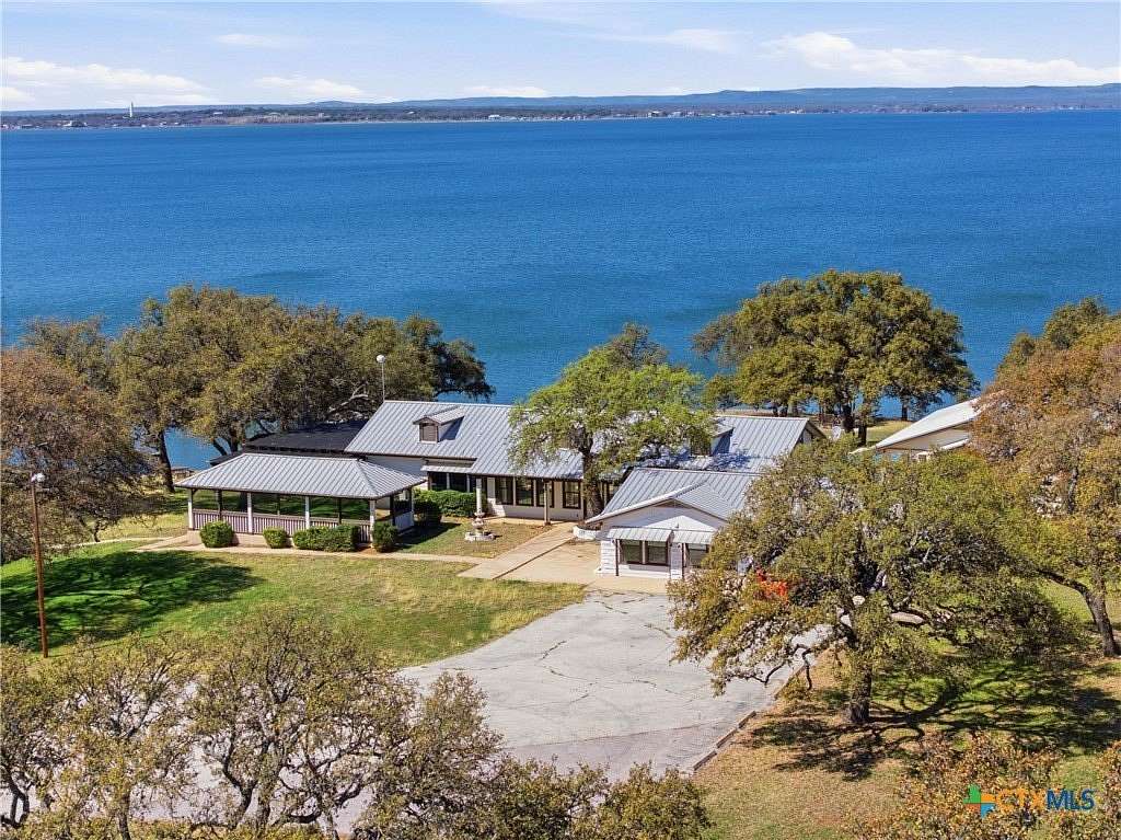 6.5 Acres of Improved Commercial Land for Sale in Buchanan Dam, Texas