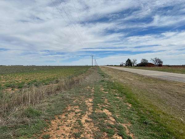10 Acres of Land for Sale in Abernathy, Texas
