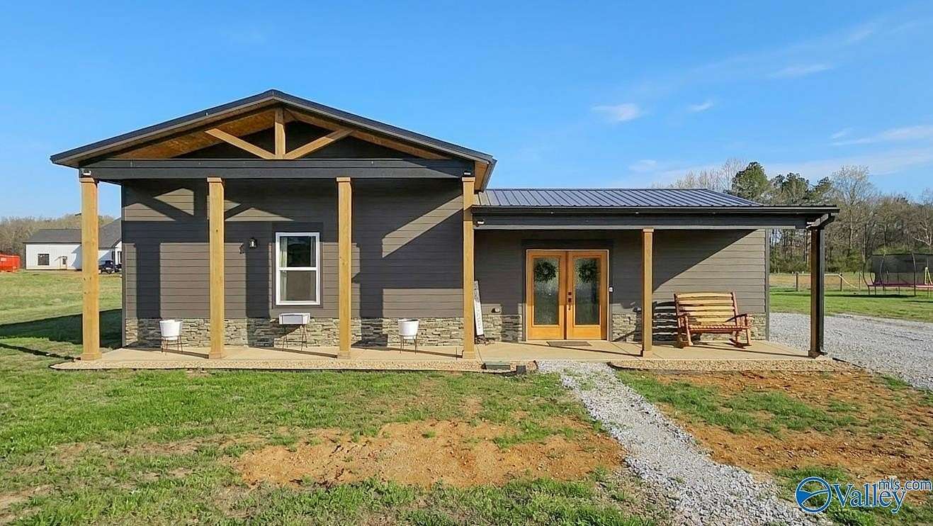 6 Acres of Land with Home for Sale in Ardmore, Tennessee