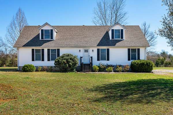 5 Acres of Land with Home for Sale in Milton, Tennessee