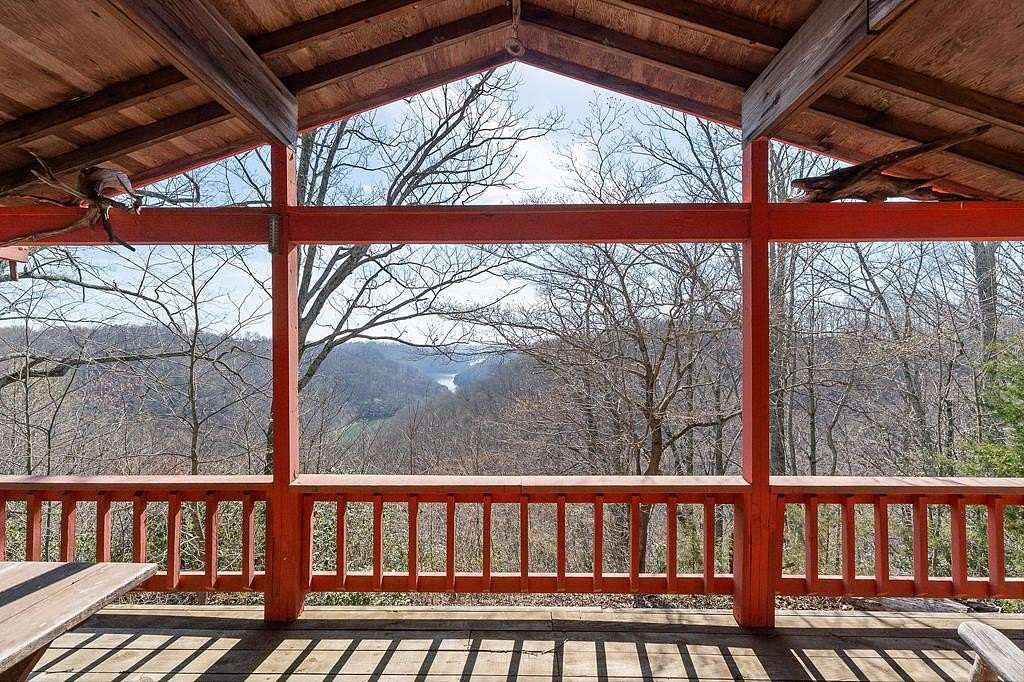 60 Acres of Land for Sale in Silver Point, Tennessee