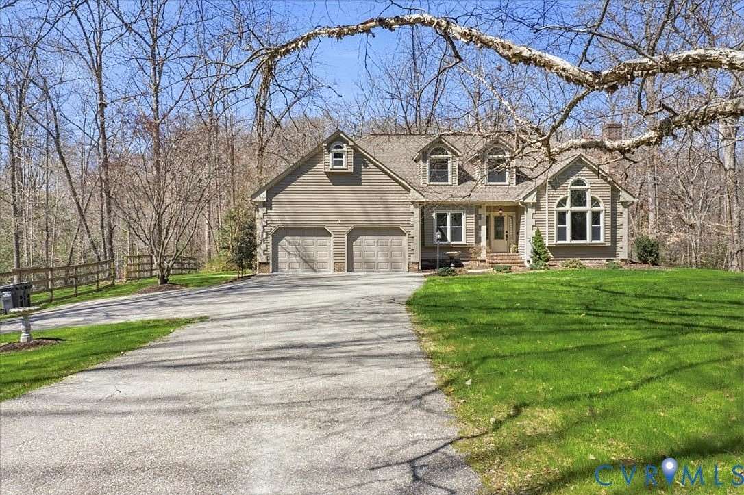 8 Acres of Land with Home for Sale in Hopewell, Virginia