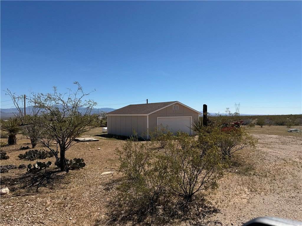 19.4 Acres of Land for Sale in Golden Valley, Arizona