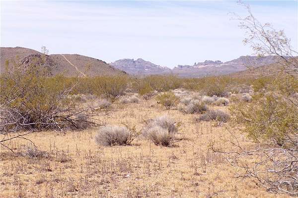 2.35 Acres of Residential Land for Sale in Golden Valley, Arizona