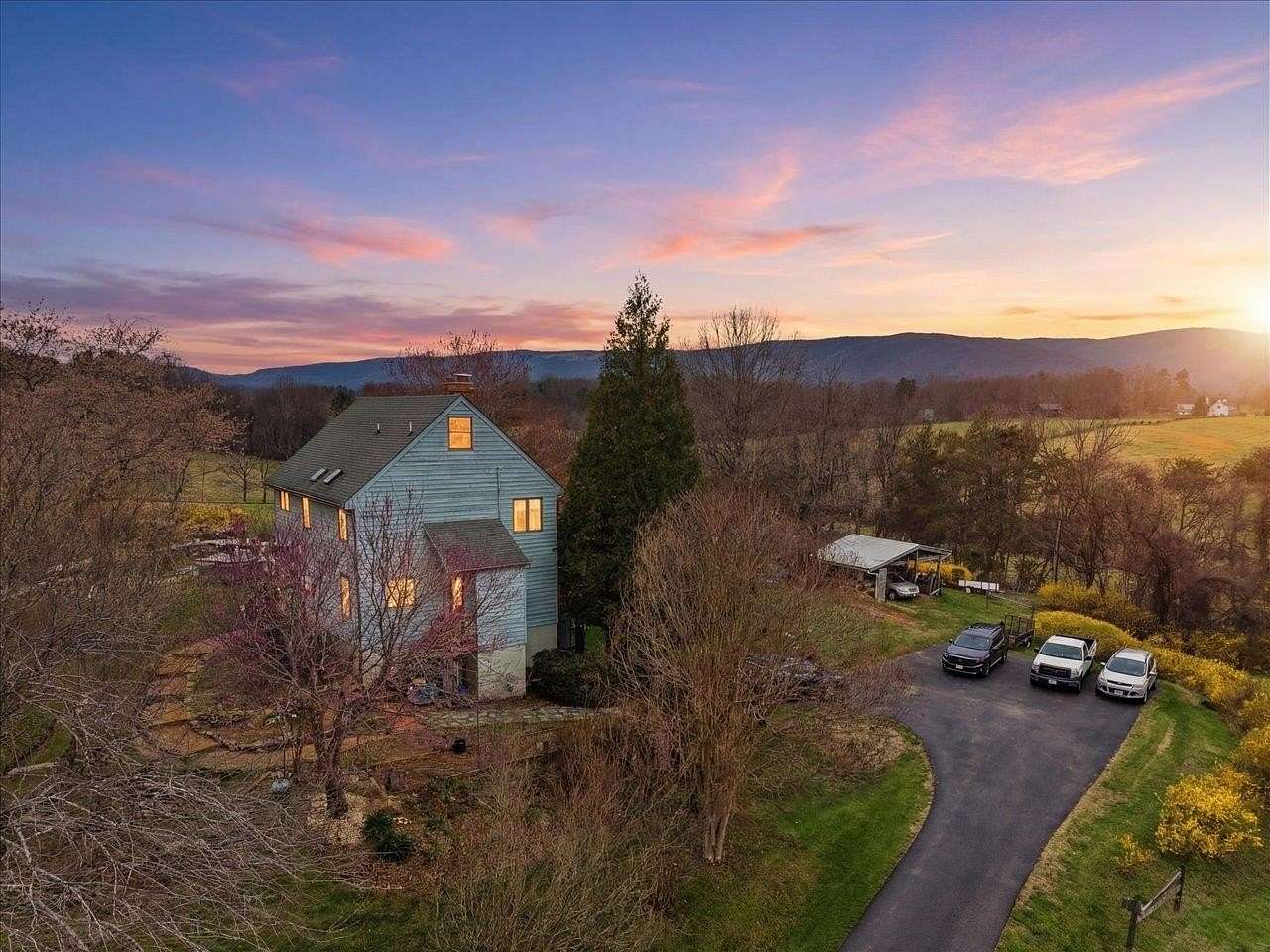 4.3 Acres of Land with Home for Sale in Afton, Virginia