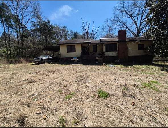 1.56 Acres of Land with Home for Sale in Amelia Court House, Virginia