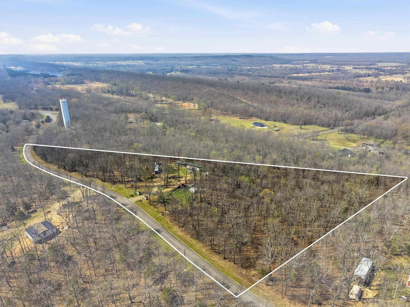 8 Acres of Land for Sale in Vilonia, Arkansas