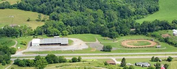 17 Acres of Improved Commercial Land for Sale in Tazewell, Virginia