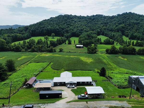 129 Acres of Land with Home for Sale in Vanceburg, Kentucky