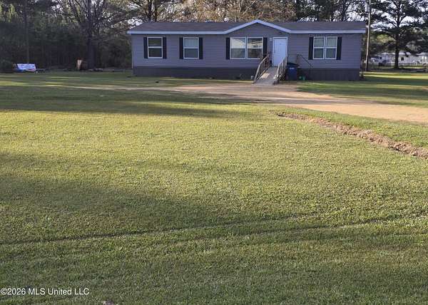 4 Acres of Land with Home for Sale in Utica, Mississippi