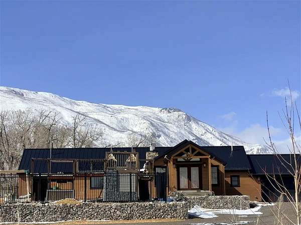 489 Acres of Land with Home for Sale in Clark, Wyoming