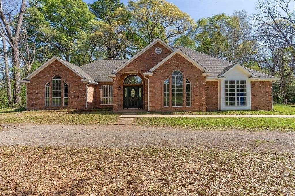 5.19 Acres of Land with Home for Sale in Flint, Texas