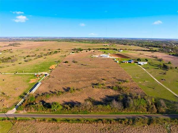 10 Acres of Land for Sale in Moody, Texas
