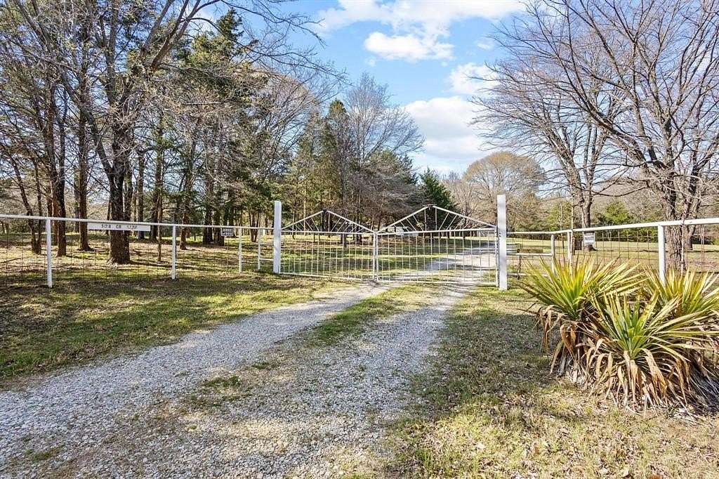 30 Acres of Improved Land for Sale in Ravenna, Texas