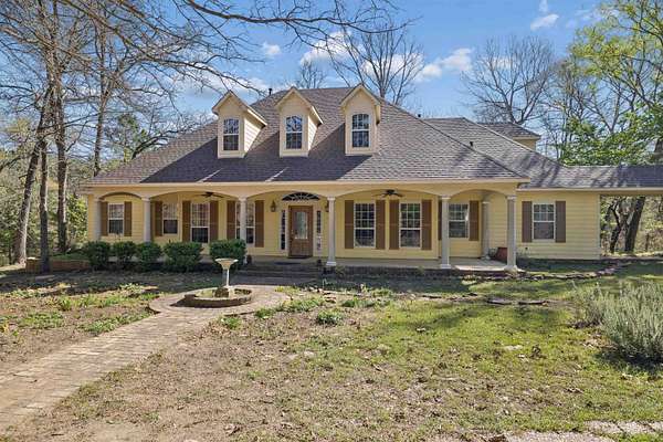 16.5 Acres of Recreational Land with Home for Sale in Tyler, Texas