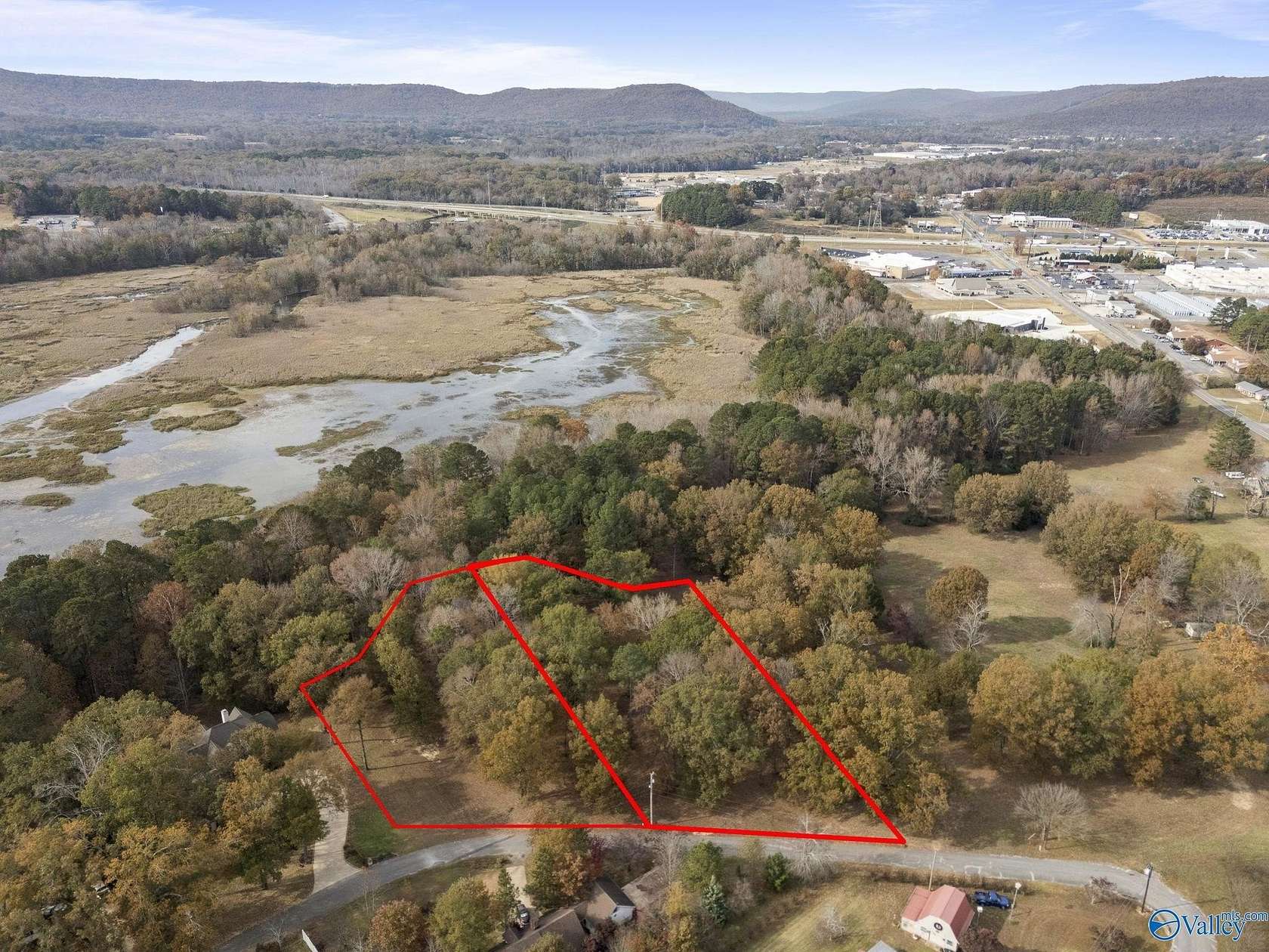 3 Acres of Residential Land for Sale in Scottsboro, Alabama