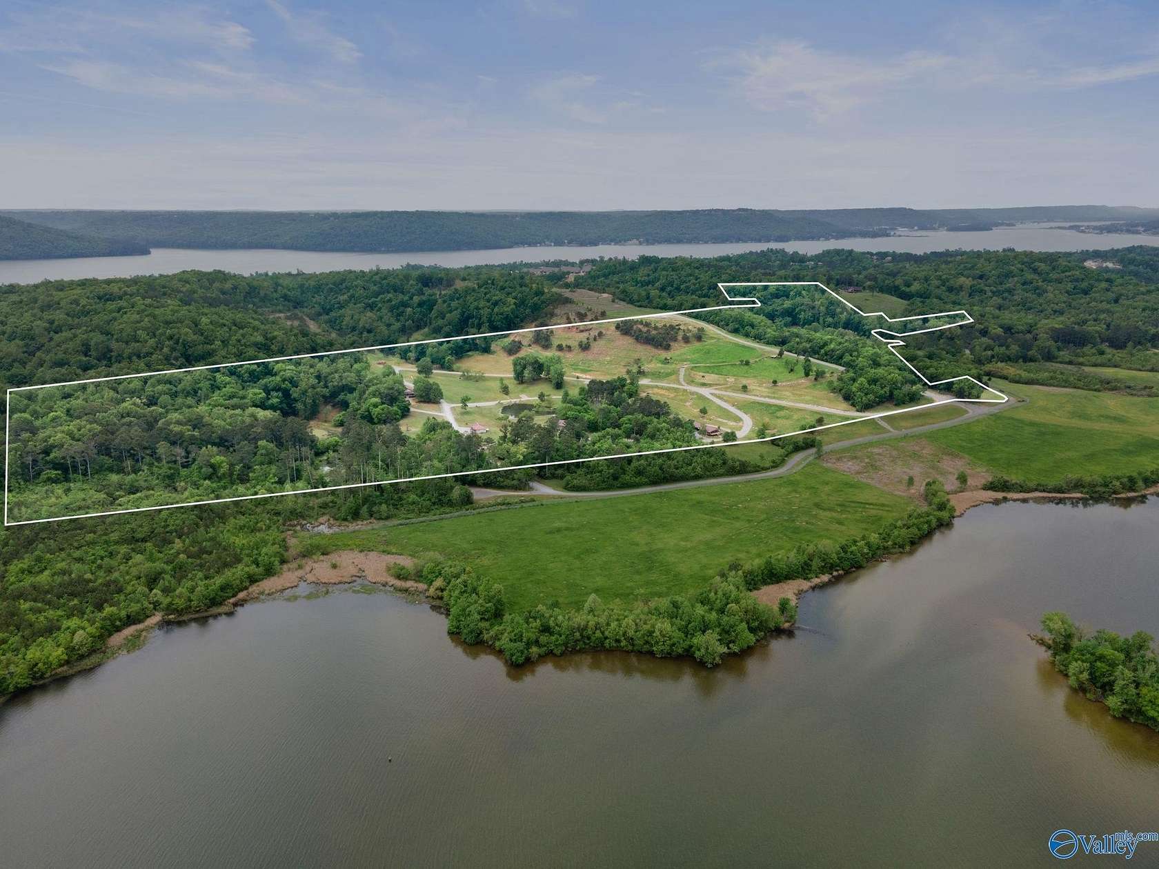 88 Acres of Improved Land for Sale in Guntersville, Alabama