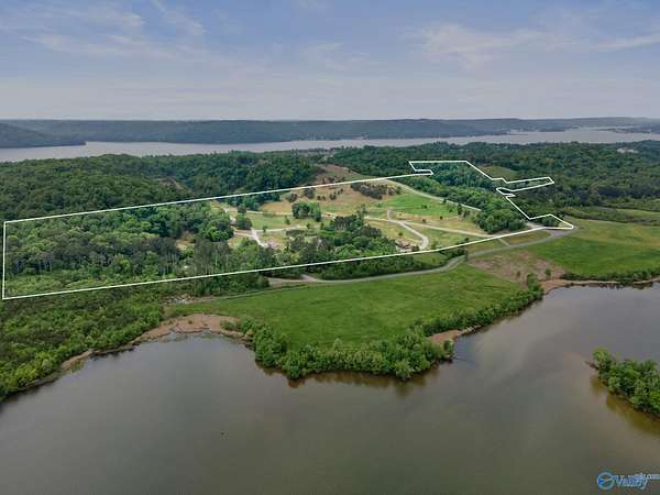 88 Acres of Improved Land for Sale in Guntersville, Alabama