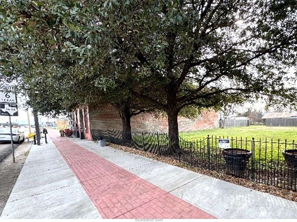 0.13 Acres of Commercial Land for Sale in Calvert, Texas