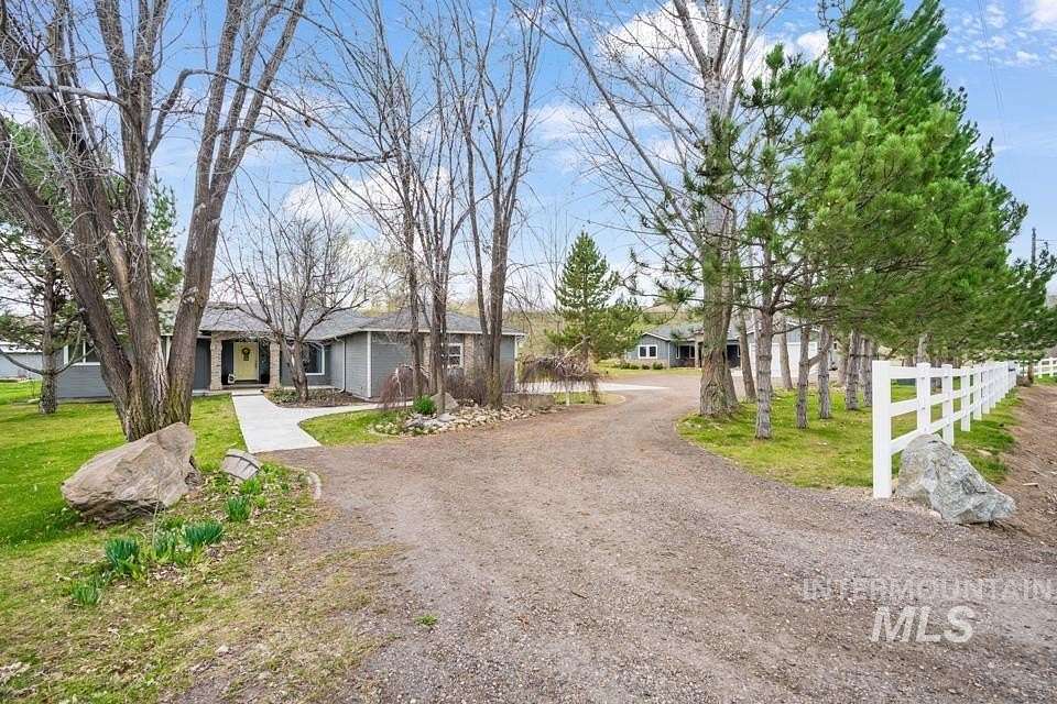 2.1 Acres of Land with Home for Sale in Middleton, Idaho