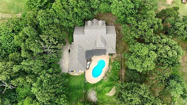 1.52 Acres of Land with Home for Sale in Choctaw, Oklahoma